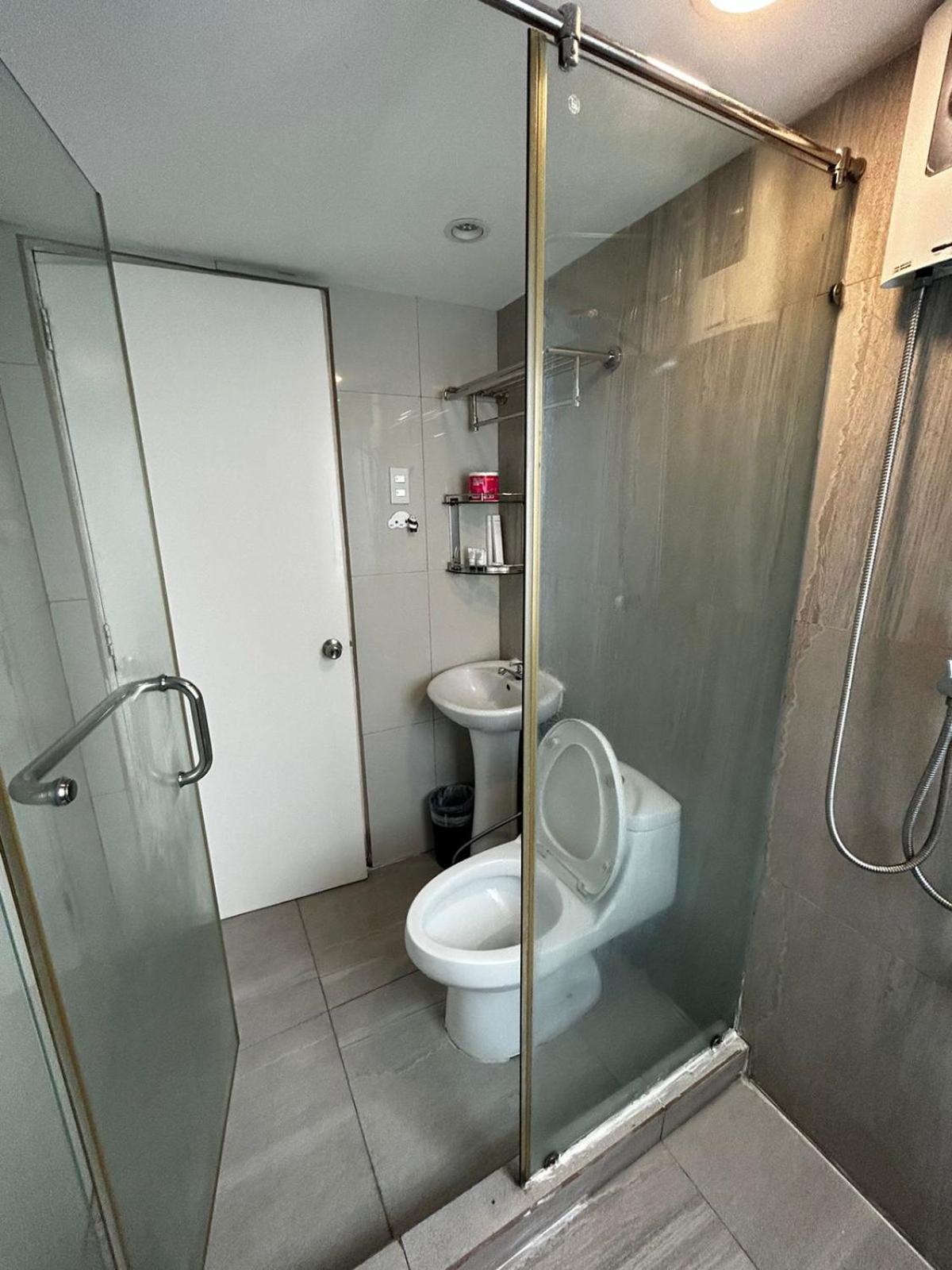 Oasis Regency @ Fort Victoria Bgc Taguig Ngoại thất bức ảnh
