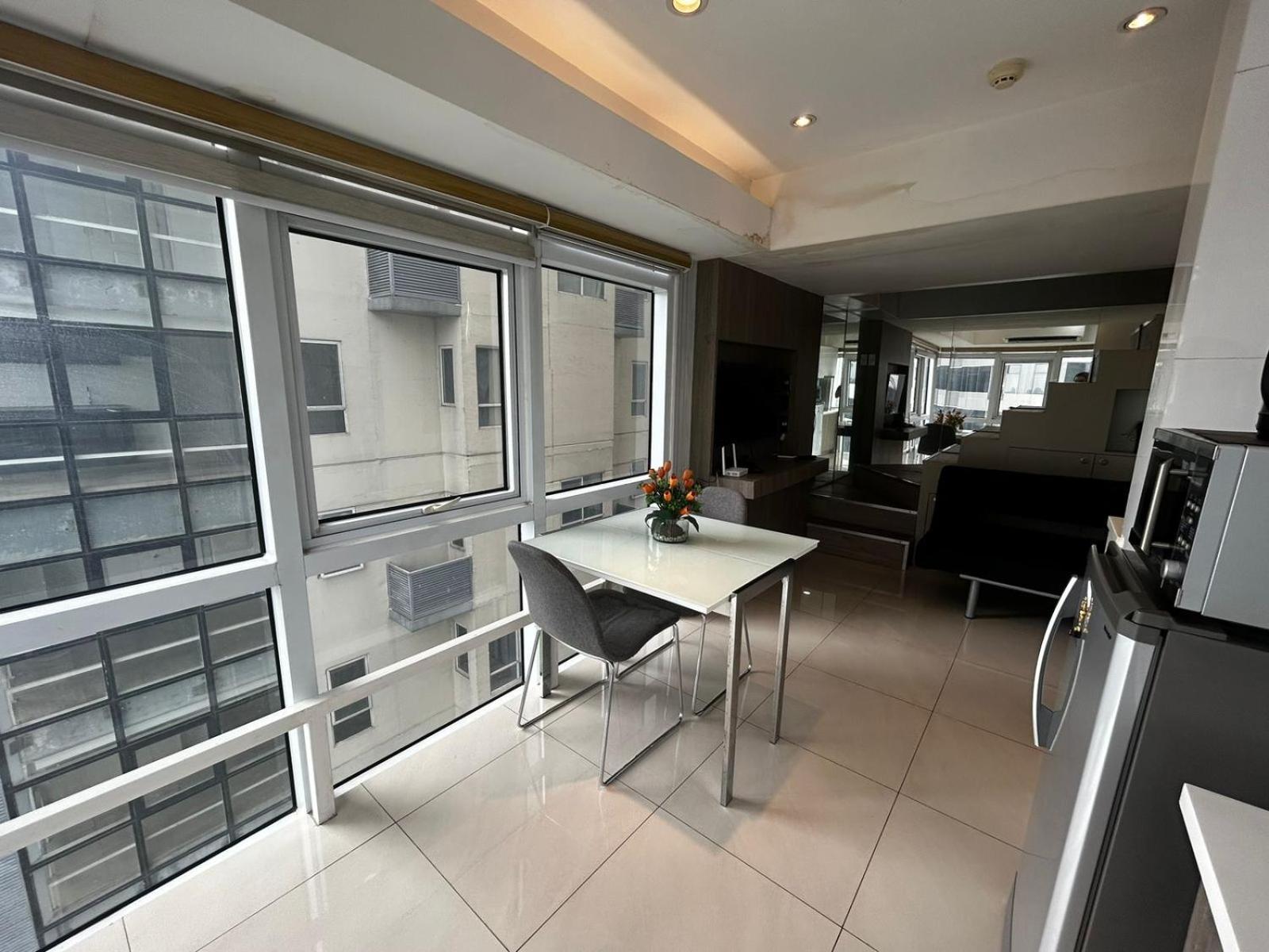Oasis Regency @ Fort Victoria Bgc Taguig Ngoại thất bức ảnh