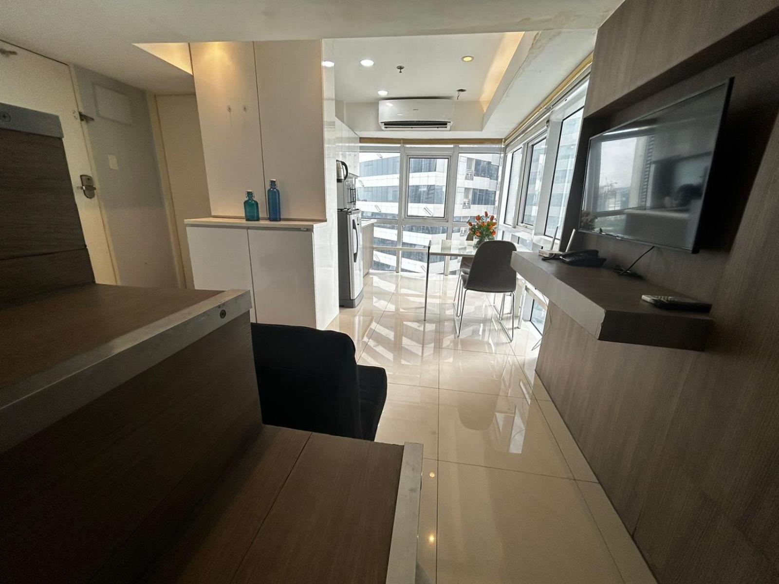 Oasis Regency @ Fort Victoria Bgc Taguig Ngoại thất bức ảnh